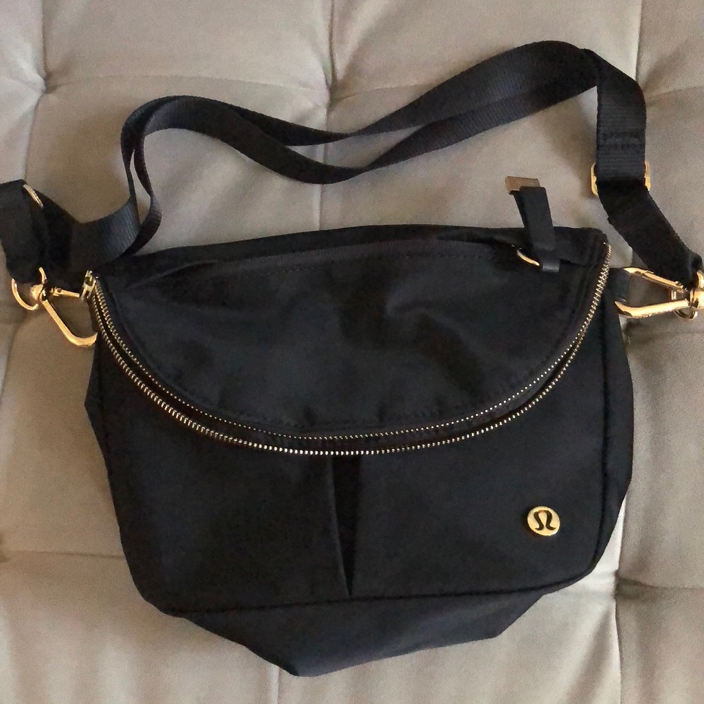Lululemon bag